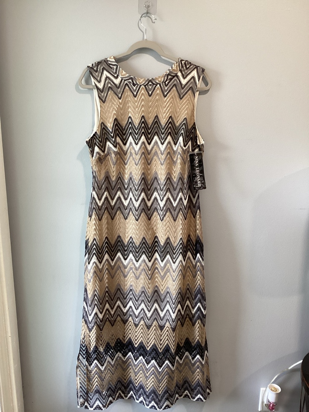 Sleeveless Chevron Dress in Gold and Black